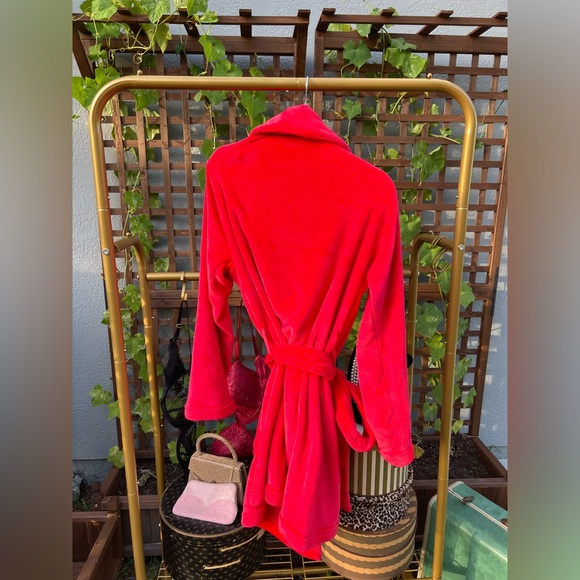 NWOT VS Robe - Picture 2 of 7